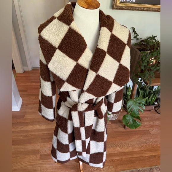 Hutch Juni Checkered Belted Teddy Coat - Picture 2 of 8